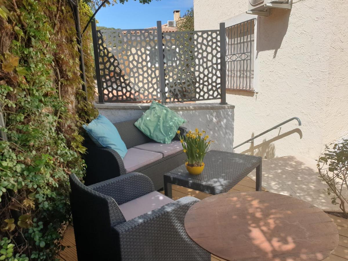 Petite Etoile de Mer: Beachfront Studio with Terrace Saint-Mandrier-sur-Mer Exterior photo