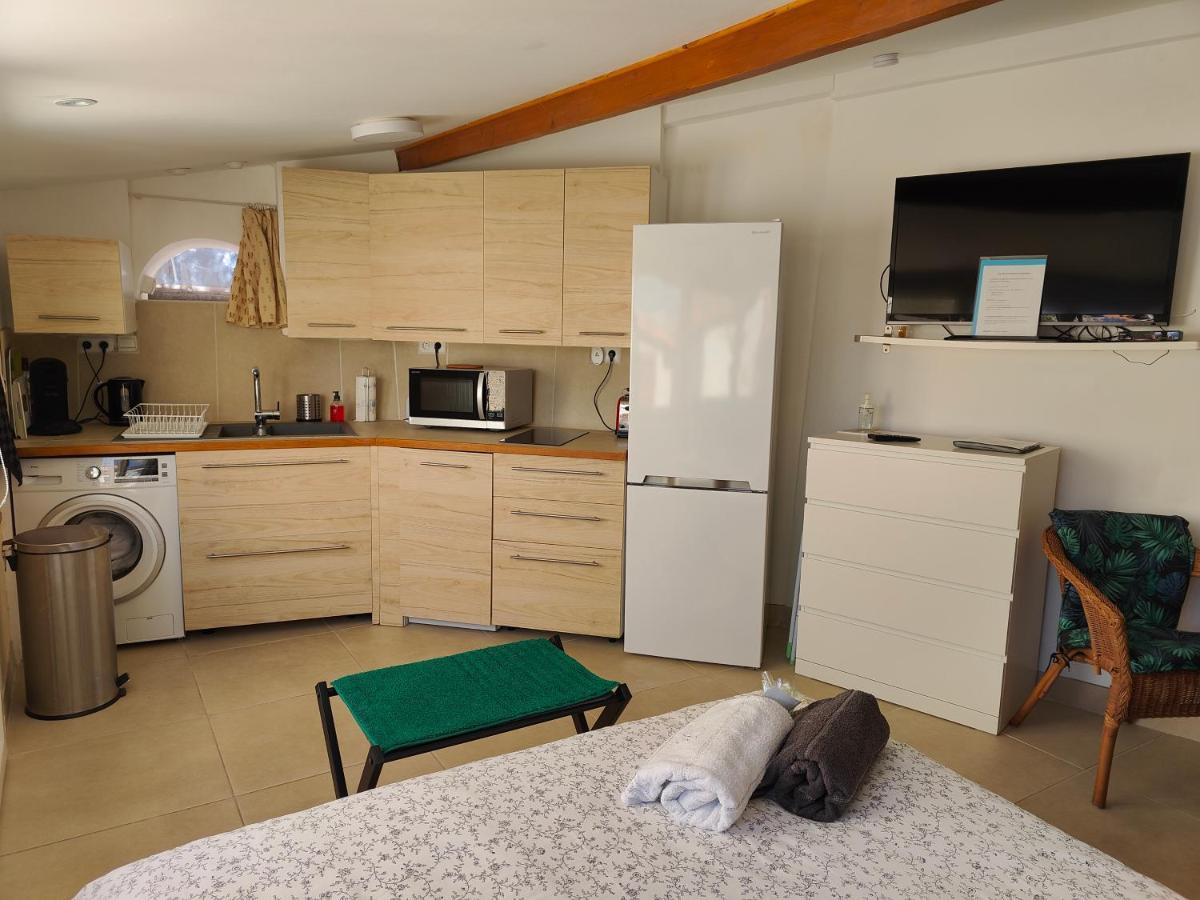 Petite Etoile de Mer: Beachfront Studio with Terrace Saint-Mandrier-sur-Mer Exterior photo